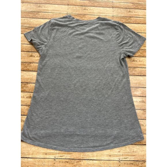 Disney Red Minnie Mouse on Gray Tshirt Medium - Picture 4 of 4